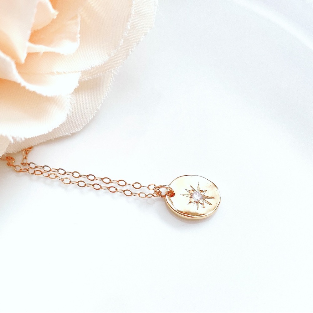 ✨Gold North Star Necklace ✨